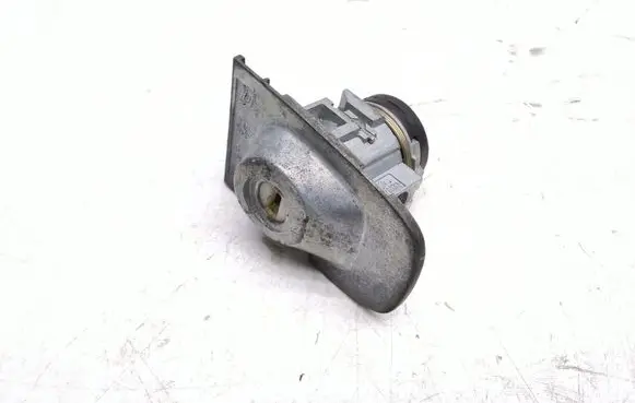 Volvo V40 Front door lock (next to the handle) 31276333