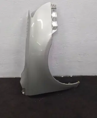 Toyota Avensis T250 Fender