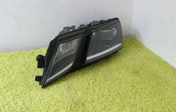 Skoda Octavia Mk3 (5E) Headlight/headlamp