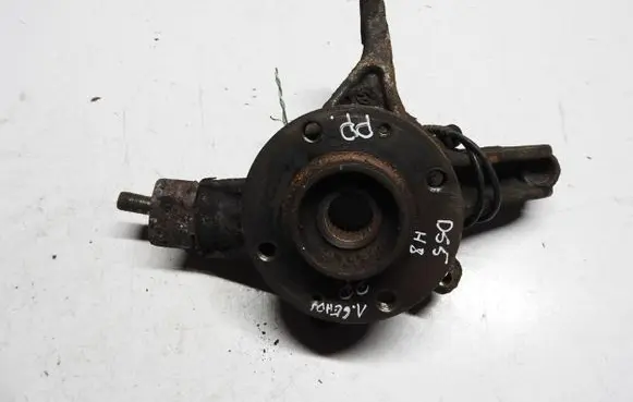 Peugeot 508 Front wheel hub spindle knuckle 9686944310