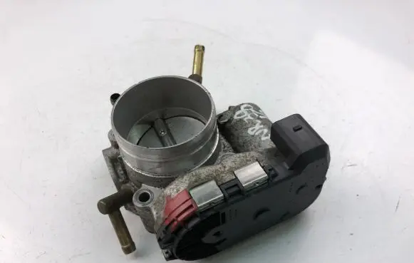 Volkswagen Golf V Throttle valve 06A133062Q