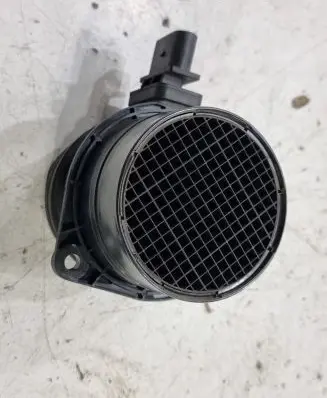 Volkswagen Jetta VI Mass air flow meter 03G9064610 0281002735