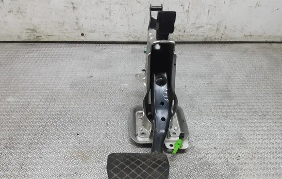 Volkswagen Touran I Brake pedal 1T1723057