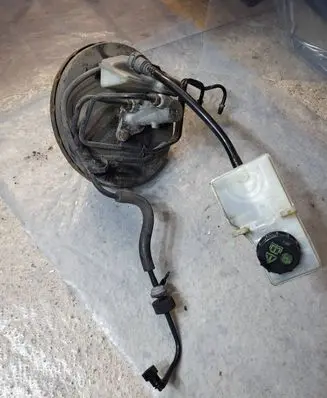Ford C-MAX I Brake booster 6M512B195CG