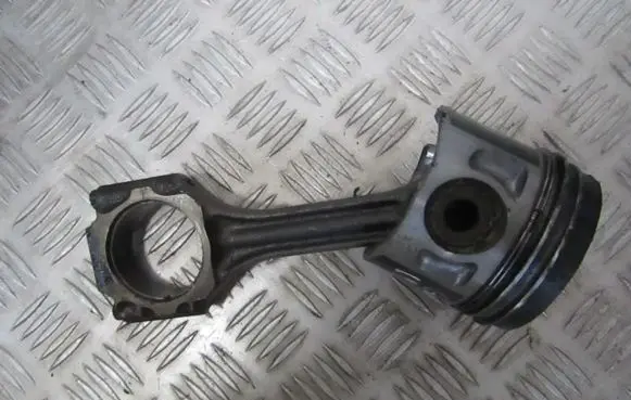 Volkswagen Golf III Piston with connecting rod 028h