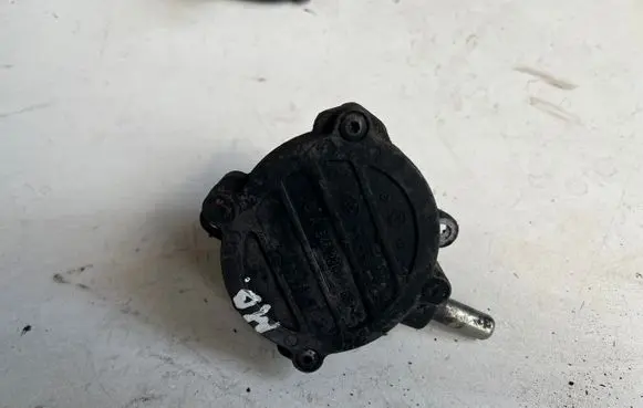 Mercedes-Benz C W204 Vacuum pump A6462300165