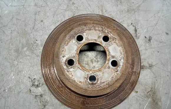 Jeep Cherokee III KJ Rear brake disc
