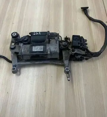 Audi Q7 4L Air suspension compressor/pump 7L8616006E