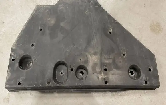 Toyota RAV 4 (XA50) Rear underbody cover/under tray 5839842040
