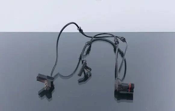 Mercedes-Benz C W203 ABS brake wheel speed sensor A2035400417