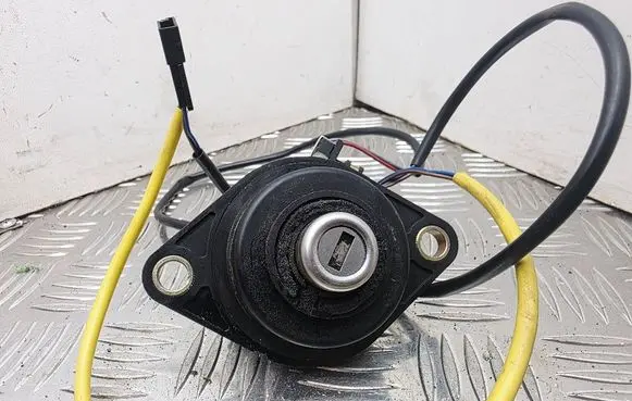 Tailgate/trunk/boot lock/catch/latch