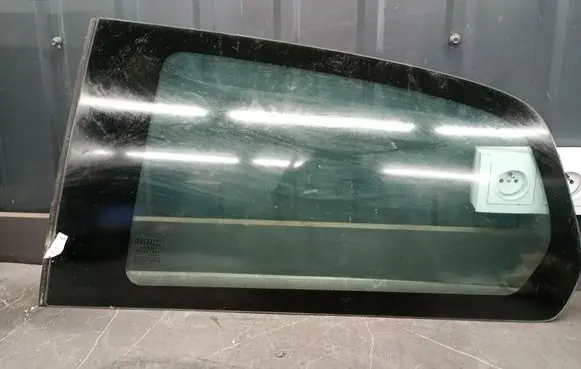 Fiat Punto (176) Rear side window