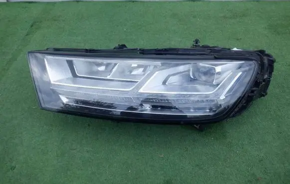 Audi Q7 4M Headlight/headlamp 4M0941033