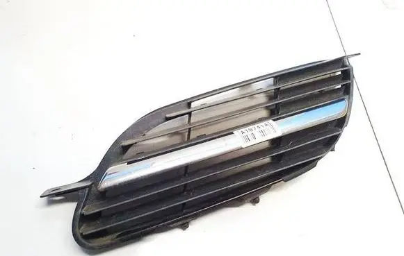 Nissan Almera Tino Front grill 9381m010 62330bu00