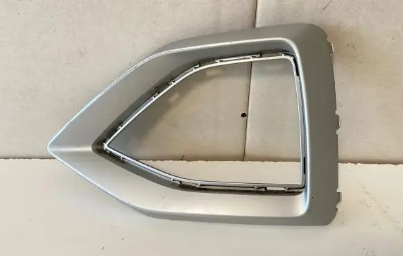 Audi Q2 - Front bumper lower grill