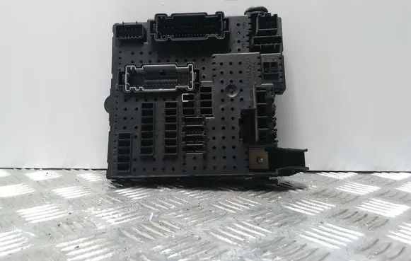 Volvo V70 Fuse module 8676391 12217799