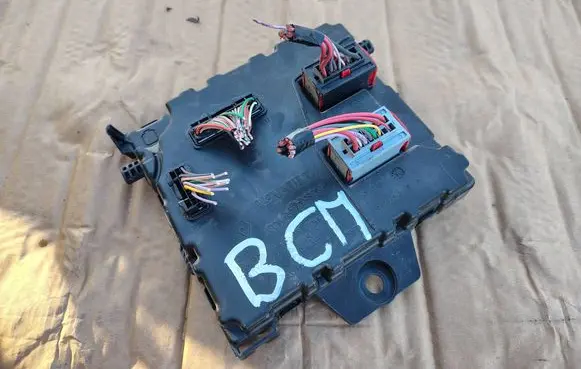 Renault Kangoo II Other control units/modules 284B15323R