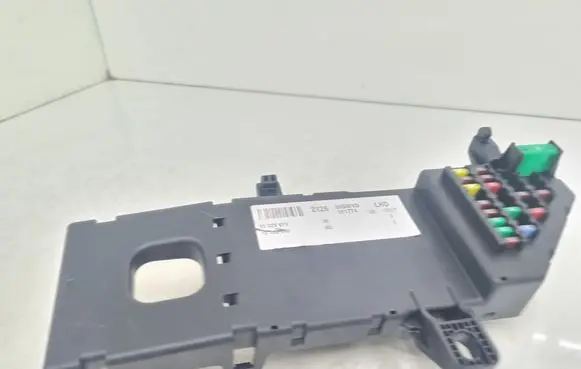 Opel Signum Fuse module 13223679 90226846