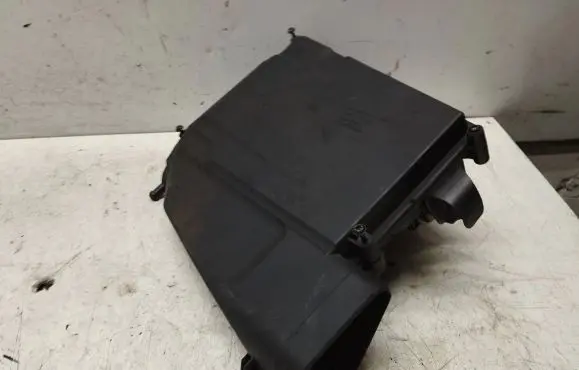 Mercedes-Benz ML W164 Air filter box a6420940204