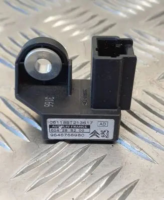 Peugeot 307 Airbag deployment crash/impact sensor 9646768980 604288200 06118BT213617
