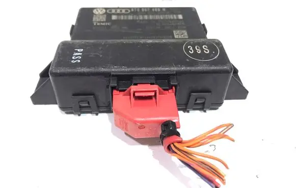 Audi A4 S4 B8 8K Gateway control module 8T0907468H