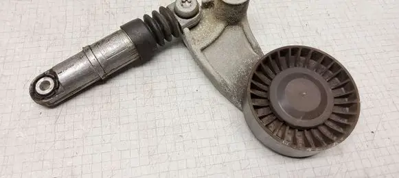 Subaru Outback Generator/alternator belt tensioner F55272401