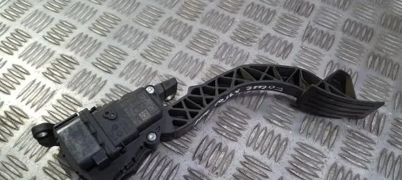 Ford Focus Accelerator throttle pedal 4m519f836bh