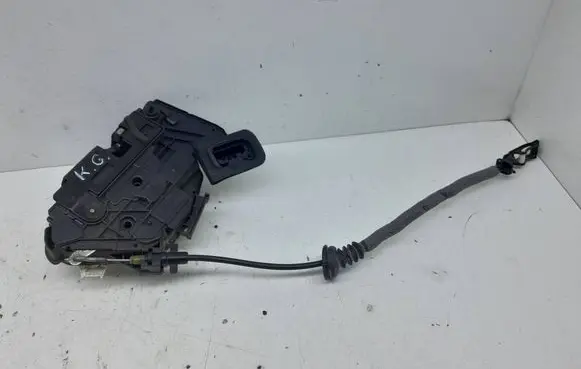 Volkswagen Golf VII Rear door lock 5K4839015Q