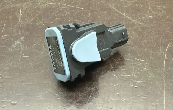 Toyota Prius (XW50) Airbag deployment crash/impact sensor 8983A47010 4689000010