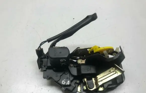 KIA Carens I Rear door lock