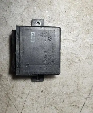 Mercedes-Benz Sprinter W901 W902 W903 W904 Door central lock control unit/module 0165459232