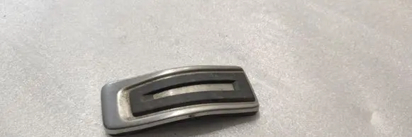 Accelerator throttle pedal