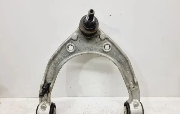 Volkswagen Touareg II Front lower control arm/wishbone 7P0407021