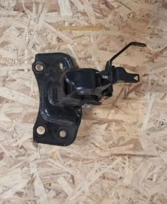 Lexus CT 200H Gearbox mount AVA3273
