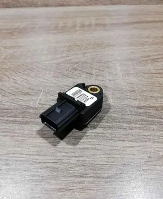 Toyota Yaris Airbag deployment crash/impact sensor 898310D010