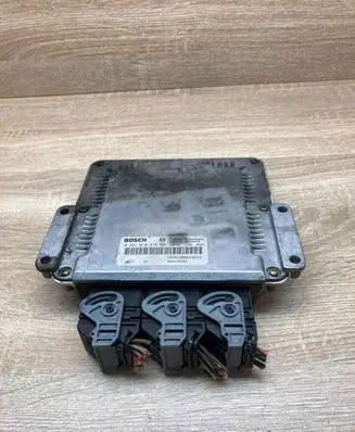 Renault Scenic I Engine control unit/module ECU 0281010819 8200039569 WITHPLUG