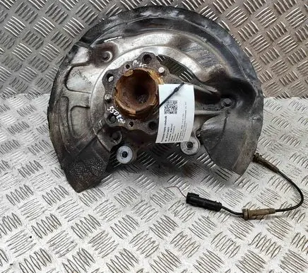 BMW M3 F80 Front wheel hub 2284001 7857506