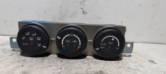 Nissan X-Trail T30 Climate control unit T30AM010
