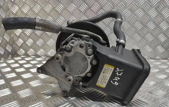 BMW 5 E39 Power steering pump 928100271 2247599 1095749