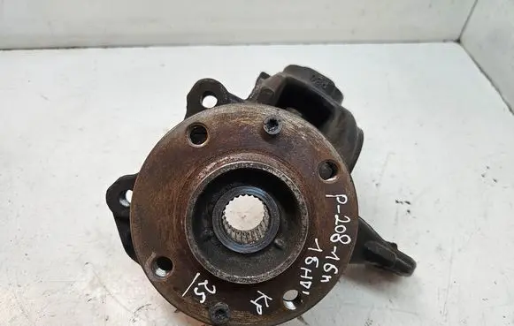 Front wheel hub