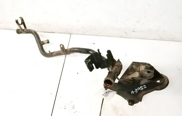 Volkswagen PASSAT B4 Engine coolant pipe/hose
