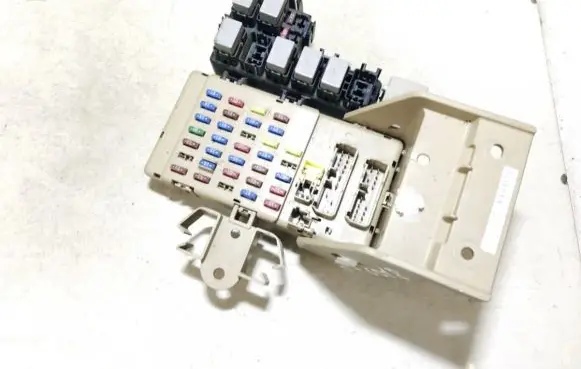 Subaru Impreza III Fuse box set 82201fg000 710165