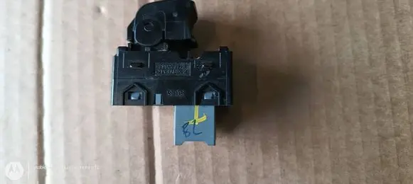 Hyundai Bayon Electric window control switch 93581Q0000
