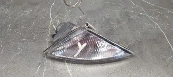 Lancia Ypsilon Front indicator light