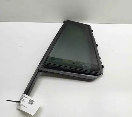 BMW X7 G07 Rear vent window glass 7444113