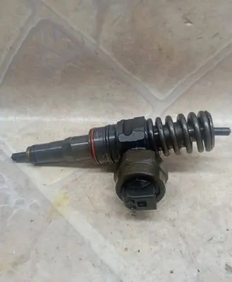 Audi A2 Fuel injector 038130073F