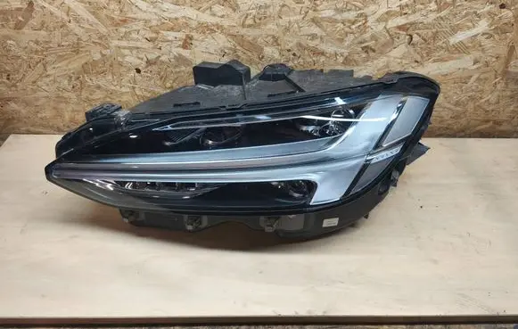 Volvo S90, V90 Headlight/headlamp 31386170