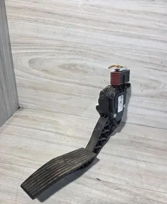 Chevrolet Orlando Accelerator throttle pedal 13253781 6PV00976511