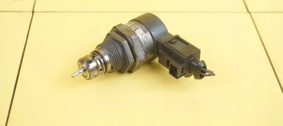 Skoda Octavia Mk3 (5E) Fuel pressure sensor 057130764AB 27SP48