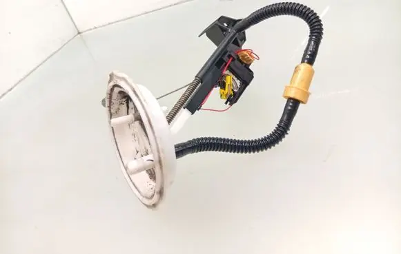 BMW 5 E60 E61 Fuel level sensor 7184479